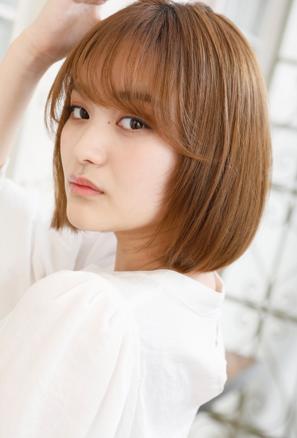 Point.2 サイドバングで小顔&ひし型に