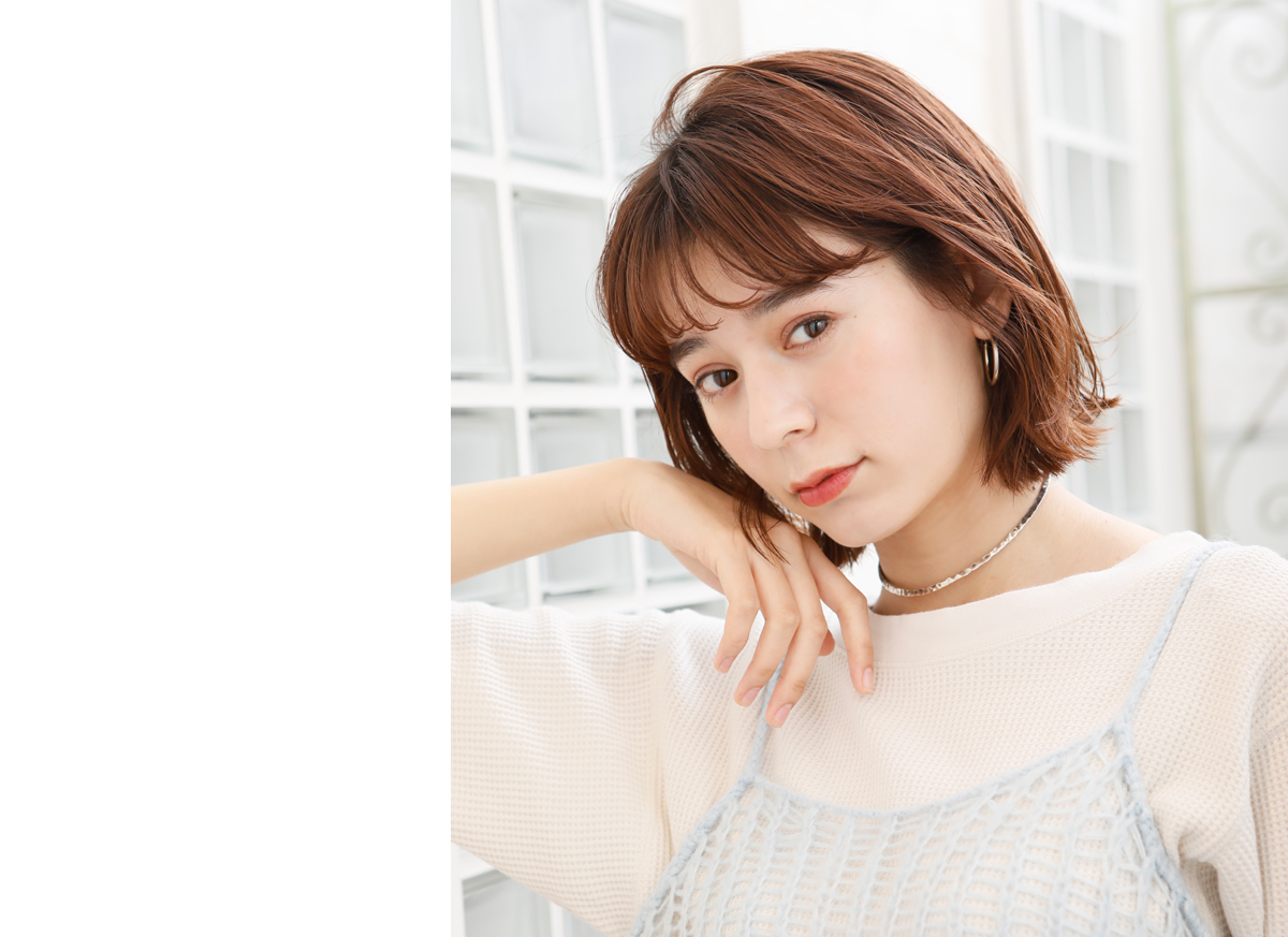 毛先と表面にゆるくパーマをかけたニュアンスボブ Minx19 Summer ヘアカタログ