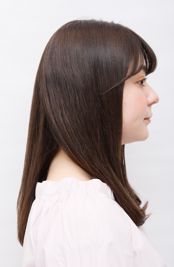 前髪が割れないよう前髪から乾かすのがコツ
