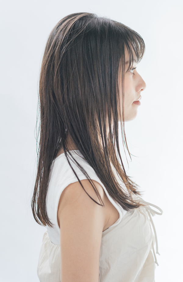 ポリッシュオイルを多めにつけてツヤと束感を