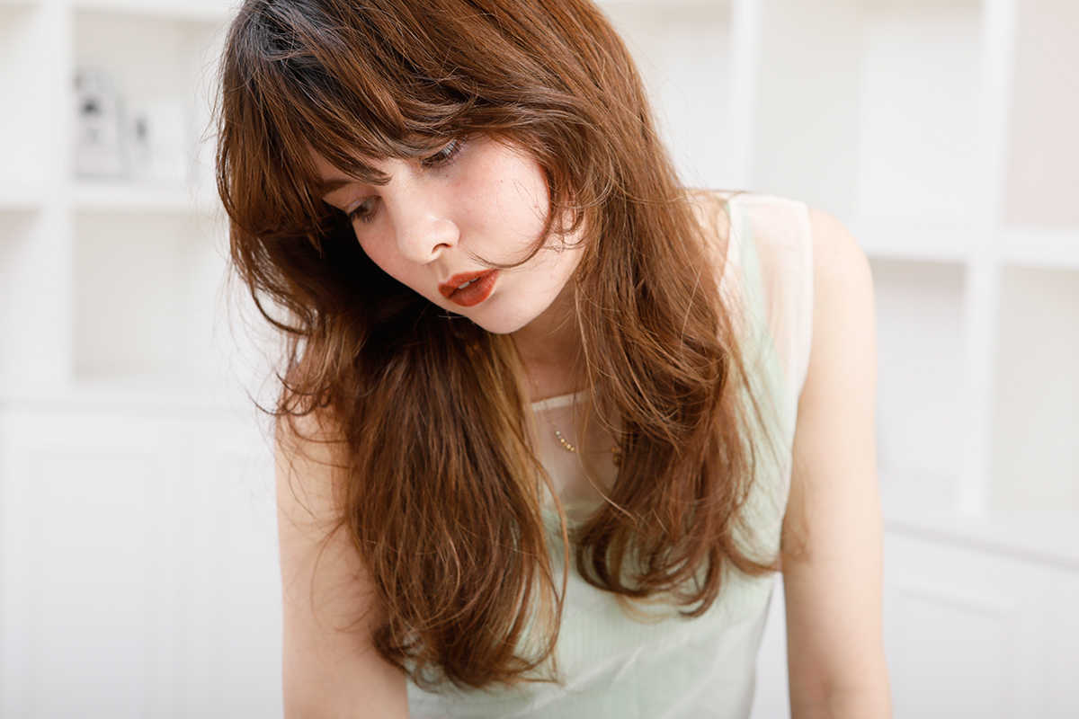 バーム+ヘアオイルでツヤ感とホールド力を出して