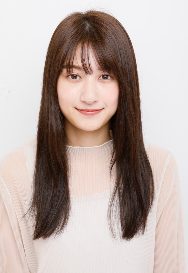 顔周りにアクセントをつけて華やかに見せたい