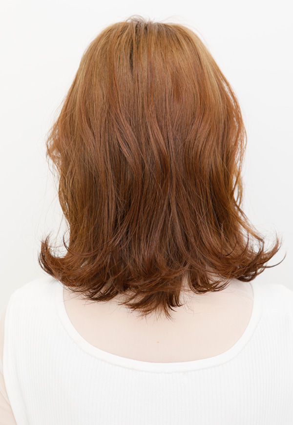 ヘアクリームでカールをキープしながらツヤ感を