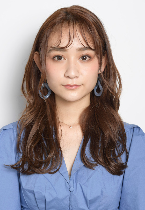 32mmのアイロンでミックス巻きしてセラムをON