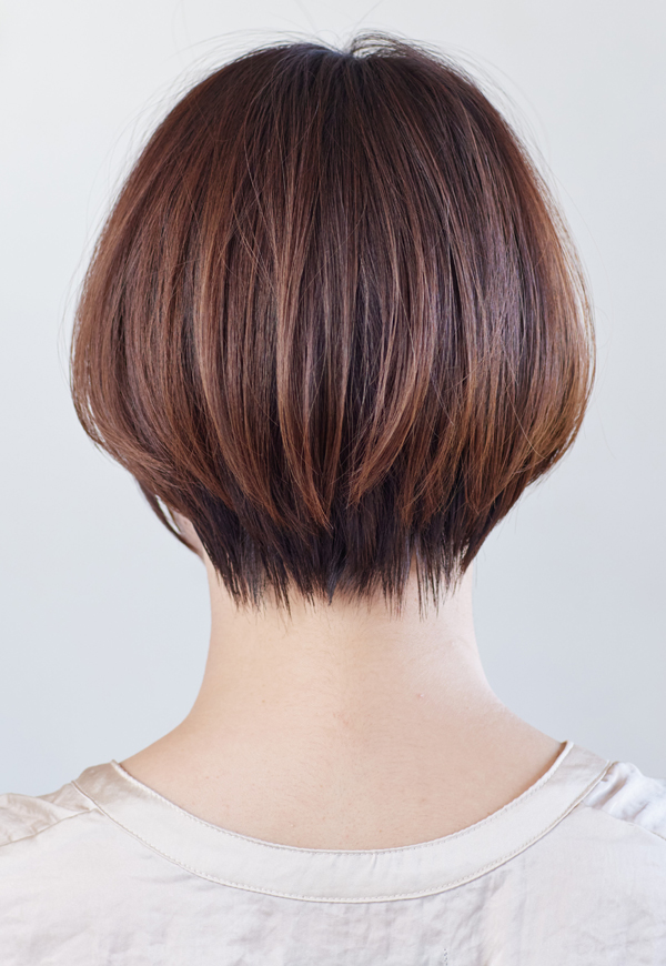 自然な丸みが出るように仕上げて耳にかけます